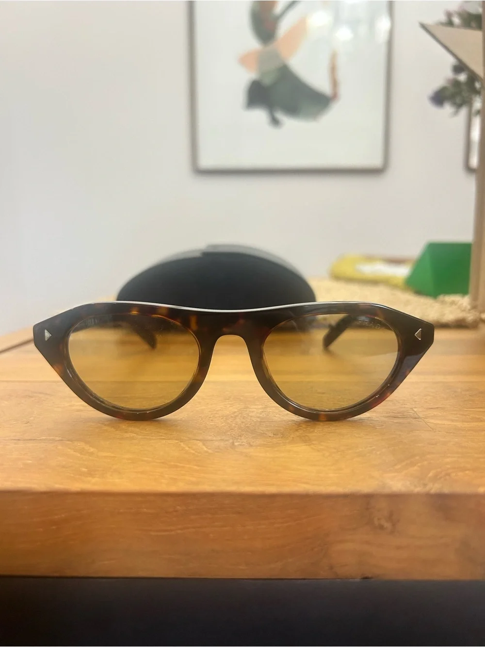 Prada tortoiseshell sunglasses - Picture 4 of 6